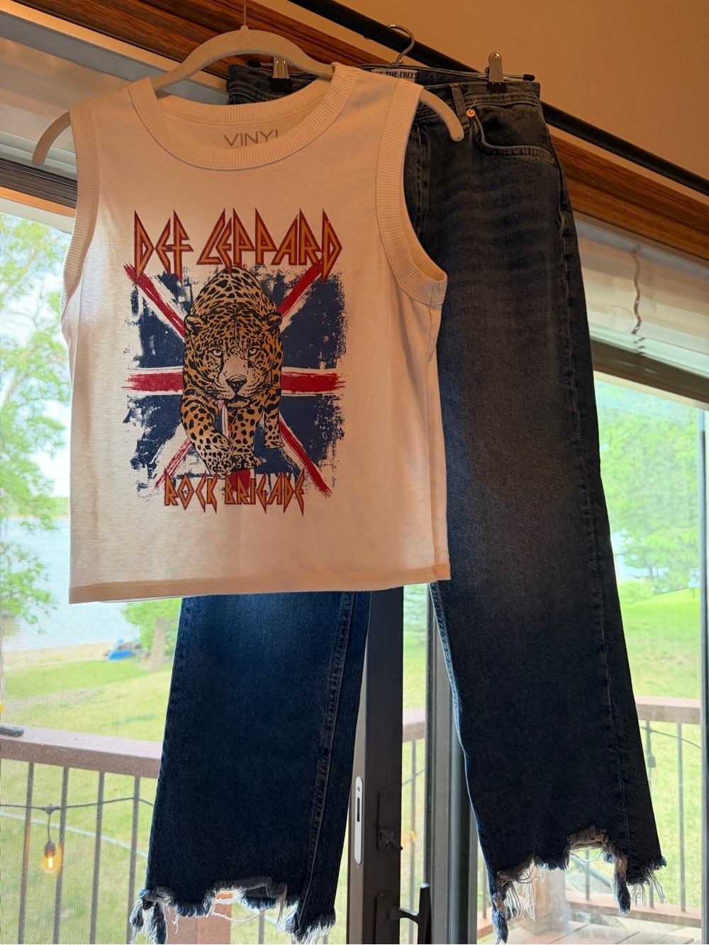 Set! We The Free size 28 High-Rise Button Fly Jeans & (no brand) vintage top (L) - Picture 2 of 8